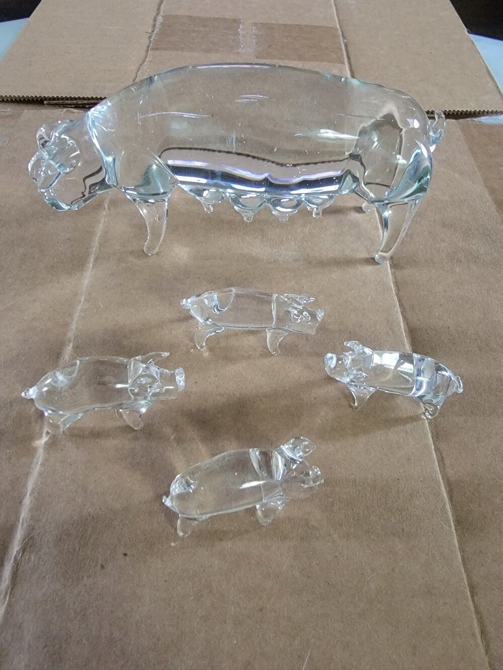 Vintage Pig Sow 4 Piglets Art Glass Paperweight Figure 5" Broken Tail Tip On Sow